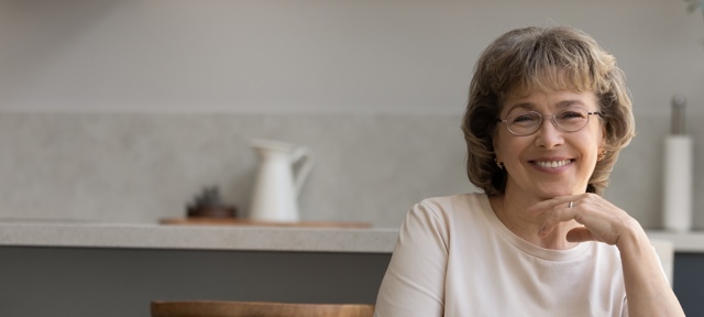 Shutterstock 2051698943 Gesneden Leuke Vrouw